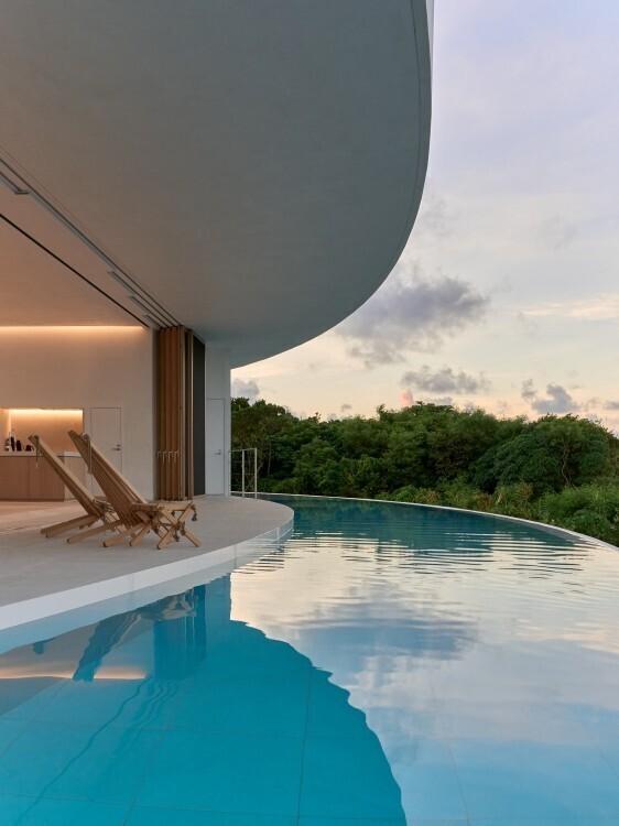 藤本壮介氏が描く、南国の風景と調和する建築。NOT A HOTEL ISHIGAKI「EARTH」が誕生