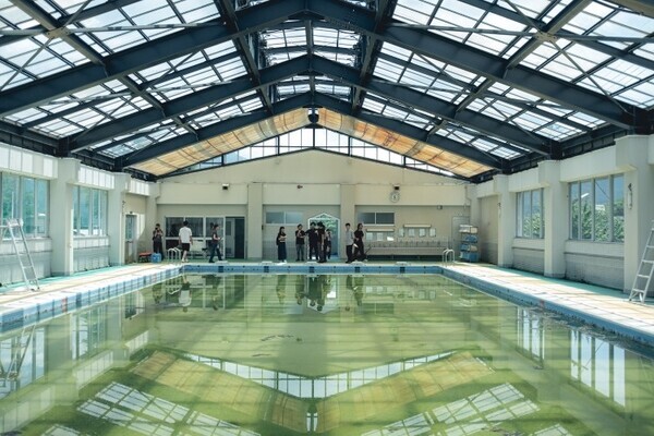 織物と現代アートの交差点。布の芸術祭『FUJI TEXTILE WEEK 2025』が11月に富士吉田で開催