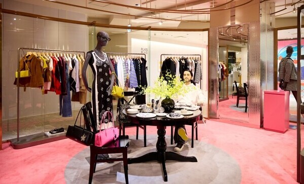 伊勢丹新宿にマーク ジェイコブスの特別な空間が出現。フォールコレクションの最新作が集結