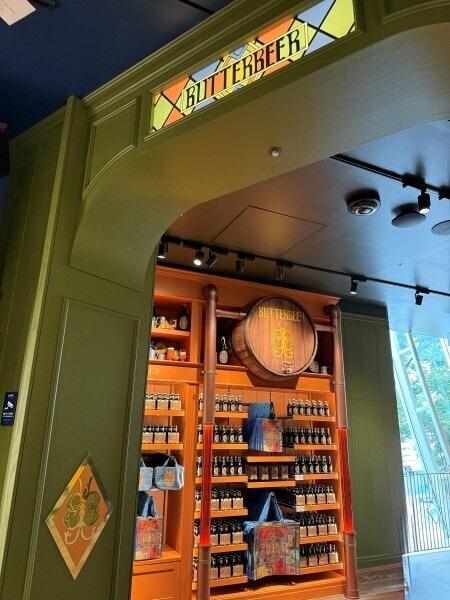 原宿に日本初の旗艦店「ハリー・ポッター ショップ」が誕生。魔法とカルチャーが交差する新拠点