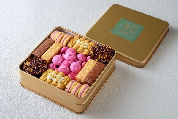 花束のように美しいクッキー缶「フルリール」。ラ・メゾン・ド・ビィが贈る6つの物語と究極の素材美
