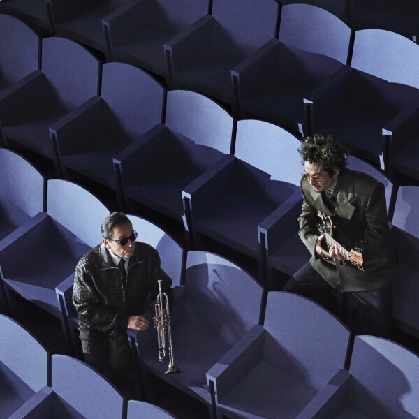 タモリと常田大希、二人の表現者が出会い体現するボッテガ・ヴェネタの“イニシャルだけで十分”という美学