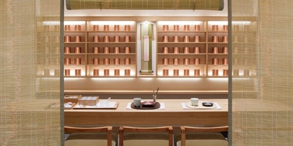 創業450年の香司・香十。京都の伝統が銀座で描く“香り”の新しい美意識