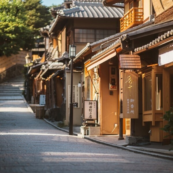 創業450年の香司・香十。京都の伝統が銀座で描く“香り”の新しい美意識