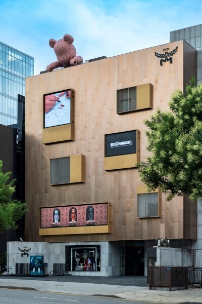 MCMがBE@RBRICK特別展を韓国・ソウルで開催。Frieze Seoul 2025でカルチャーとアートの融合を体感