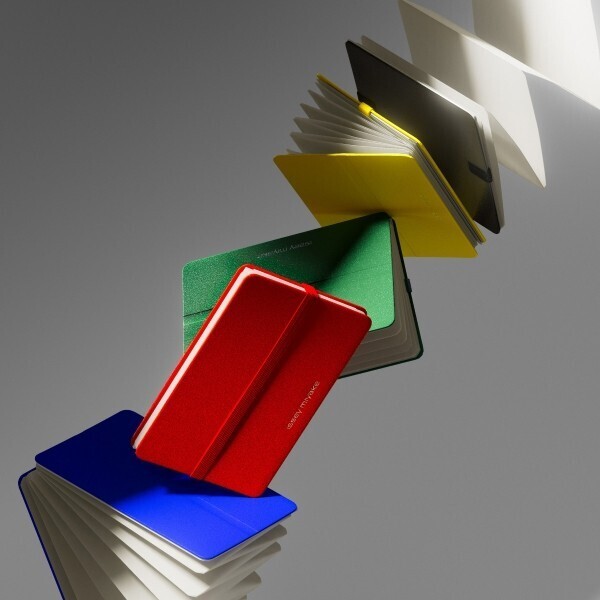 モレスキン × MIYAKE DESIGN STUDIO、新作「NOTE-A-NOTE」で“書き記す”文化を再考する