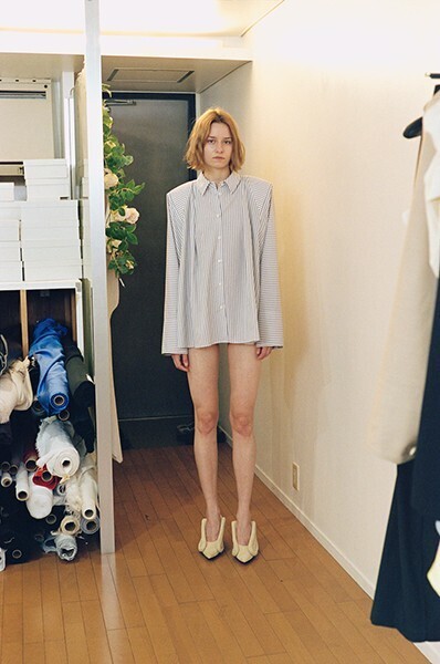 【ルック】YOHEI OHNO 2026年春夏「a pure sex」を発表。自己と他者の境界を溶かす、“日常のドレスアップ”