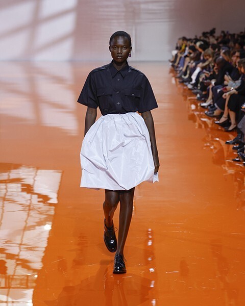 【ルック】プラダが2026年春夏レディスコレクションを発表。「BODY OF COMPOSITION」、服が語る新たな調和