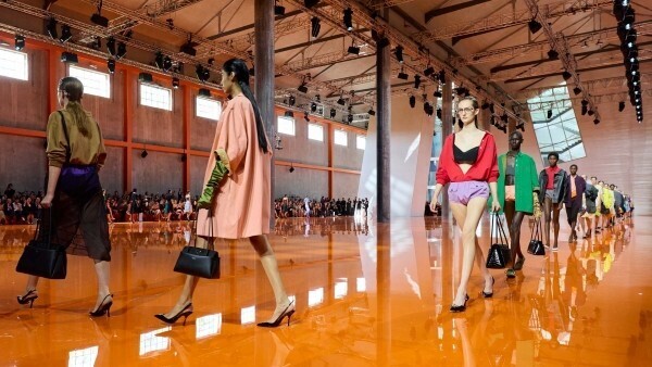 【ルック】プラダが2026年春夏レディスコレクションを発表。「BODY OF COMPOSITION」、服が語る新たな調和