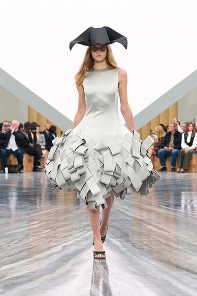 【ルック】ディオール 2026年春夏コレクション──ジョナサン・アンダーソンが紡ぐ、新たな記憶の物語
