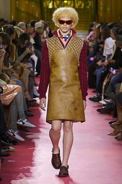 【ルック】ミュウミュウ 2026年春夏コレクション──働くことの尊さを讃える、現代女性のためのユニフォーム