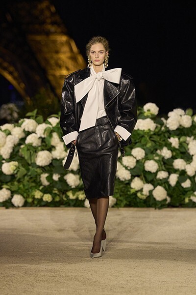 【ルック】サンローランが2026年夏ウィメンズコレクションを発表。アンソニー・ヴァカレロが描く時代を超える「美学という言語」