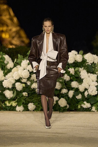 【ルック】サンローランが2026年夏ウィメンズコレクションを発表。アンソニー・ヴァカレロが描く時代を超える「美学という言語」