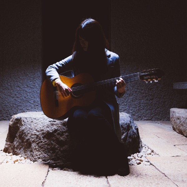 麻布台ヒルズの“廊下”が音楽の舞台に。都市の日常に溶け込む新たなカルチャーイベント「廊下音楽」始動