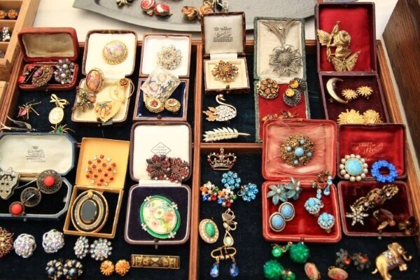 時をまとったモノと出会う。代官山T-SITEで「蚤の市」開催