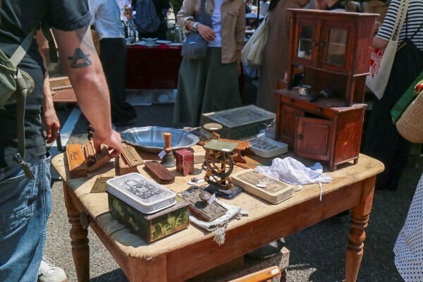 時をまとったモノと出会う。代官山T-SITEで「蚤の市」開催