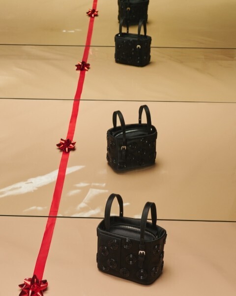 ヴァレクストラが描く冬の遊び心。銀座三越にてホリデーコレクションのポップアップを開催