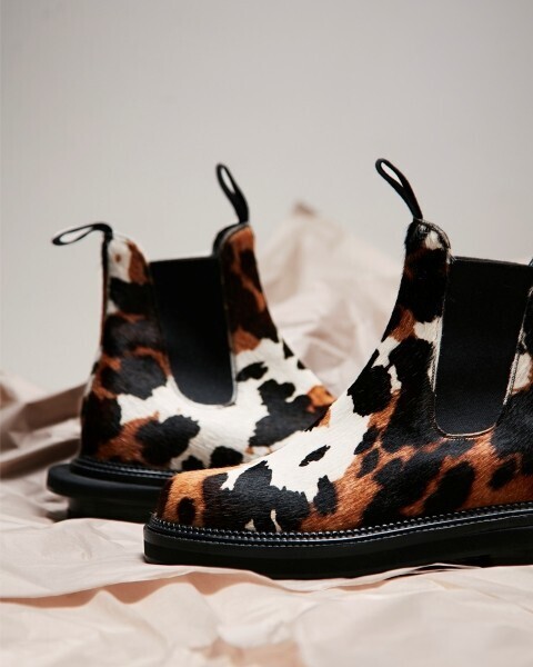 クラシックを再構築する美学。ジェイエムウエストン × サカイの第3弾が登場