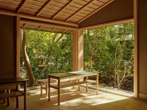 アマン京都、森の庭に新たな茶室「仙窟」が誕生──静寂と数寄屋建築が紡ぐ、茶の湯の小宇宙