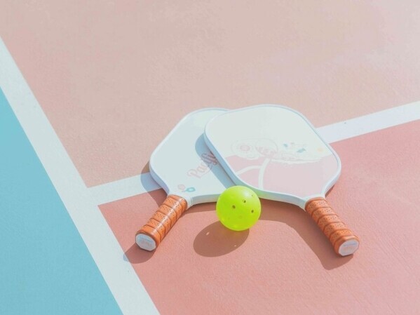 競技と日常のあいだに生まれる、新しいスポーツ。日本でも広がり始めた「ピックルボール」という選択肢