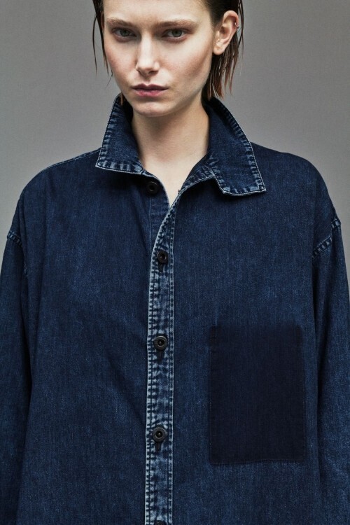 Y’sが提案する「DENIM ESSENTIALS」──構造と佇まいから考える、日常のためのデニム