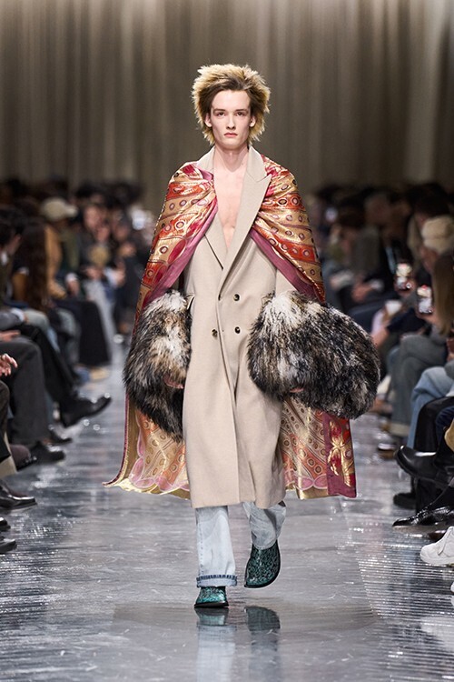 ディオール 2026-27年ウィンターコレクション ― ジョナサン・アンダーソンが描く、歴史と自発性が交差するフラヌールの肖像