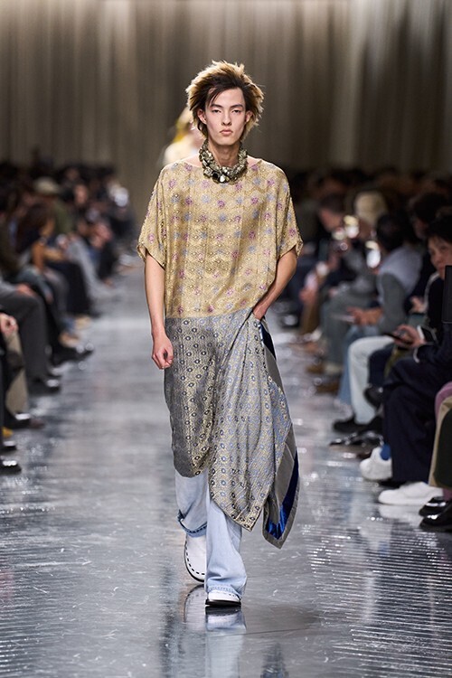 ディオール 2026-27年ウィンターコレクション ― ジョナサン・アンダーソンが描く、歴史と自発性が交差するフラヌールの肖像