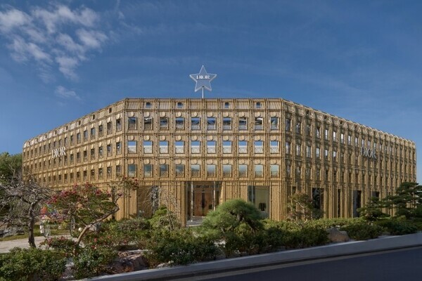 ディオール バンブー パビリオン──代官山に現れた、光と竹のメゾン