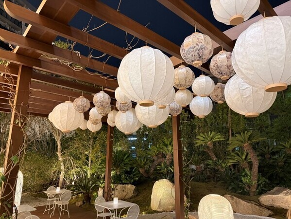 ディオール バンブー パビリオン──代官山に現れた、光と竹のメゾン