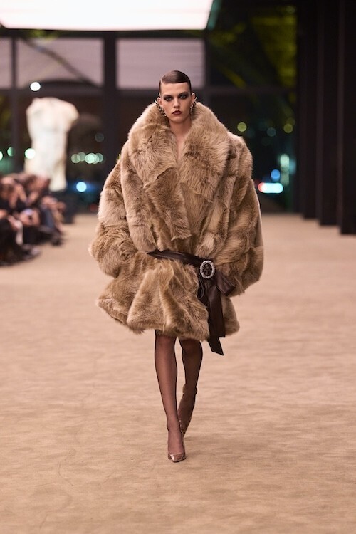 テーラリングの純度──サンローラン 2026年ウィメンズ冬コレクション