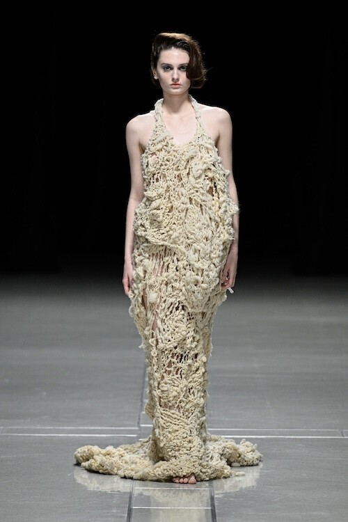 KAKANが初のランウェイショー、「WILD, NOT PURE」を掲げ楽天ファッションウィーク東京 2026 A/Wに登場