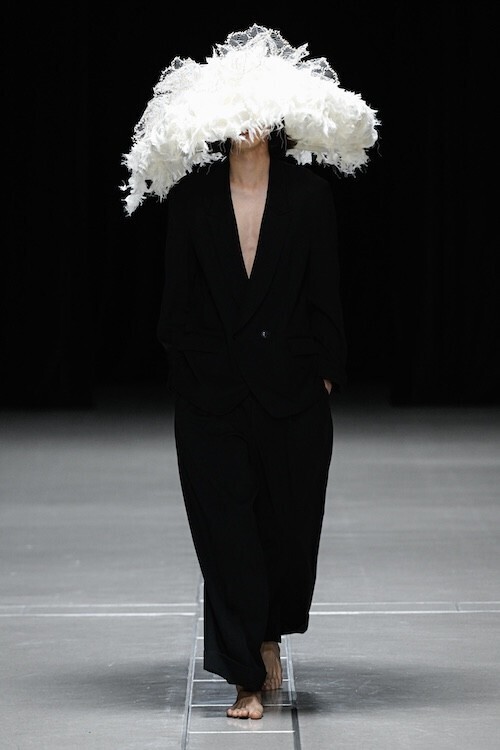 KAKANが初のランウェイショー、「WILD, NOT PURE」を掲げ楽天ファッションウィーク東京 2026 A/Wに登場