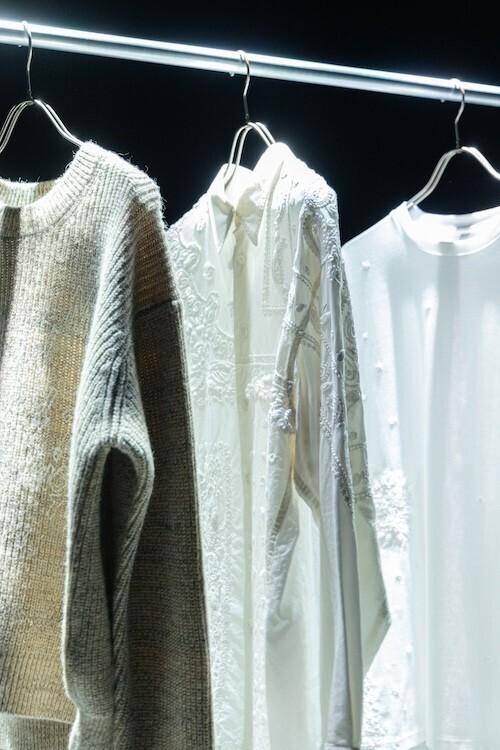 kiminori morishita「80 pieces of history」──約80着のアーカイブで辿る、服と時間のインスタレーション