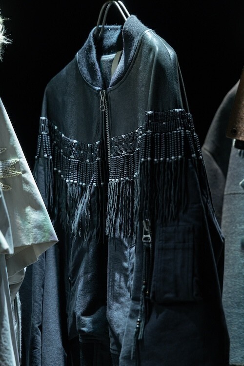 kiminori morishita「80 pieces of history」──約80着のアーカイブで辿る、服と時間のインスタレーション