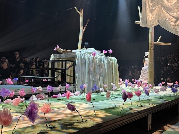 yushokobayashi 2026年秋冬コレクション「Void」──“死”と“喪失”を、儚く優しい幻想として描くランウェイ