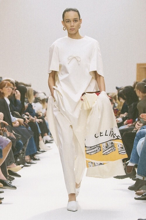 セリーヌ 2026年秋冬コレクション マイケル・ライダーが描く“スタイルという自信”