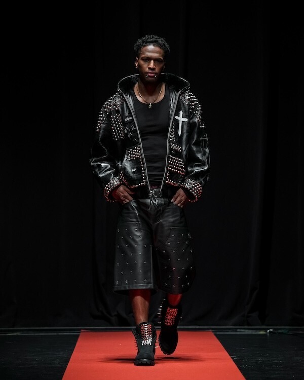 “未完成”を引き受ける強さ──LAST NESTが初のランウェイで提示した、揺らぎの美学