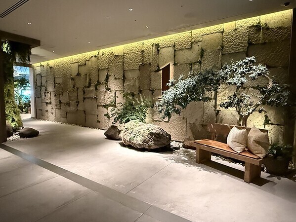 「1 Hotel Tokyo」──都市を自然へと接続する、新しいラグジュアリーのかたち