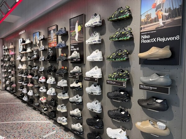 ナイキ、新宿に新旗艦店「NIKE SHINJUKU」をオープン──都市とスポーツを再編集する4層構造