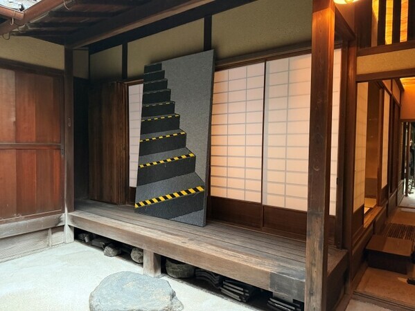 マルタン・マルジェラ、日本初個展を京都で開催──京町家という空間で浮かび上がる身体と不在の表現