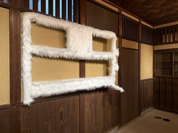 マルタン・マルジェラ、日本初個展を京都で開催──京町家という空間で浮かび上がる身体と不在の表現