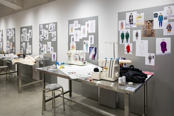 Kis-My-Ft2の15年を“衣装”で辿る展覧会「Kis-My-Ft2: The Couture」 池袋PARCOで開幕