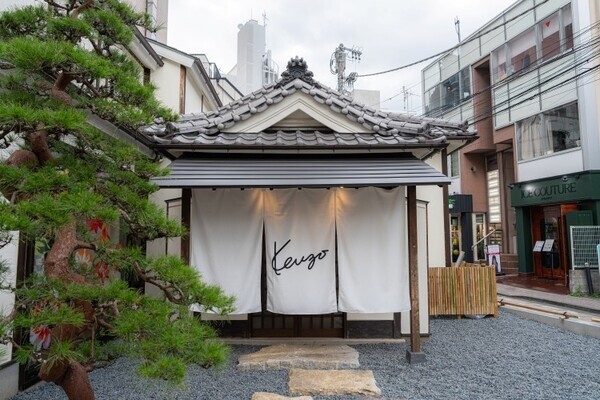 KENZO、原宿「GATE」でFW26ポップアップ開催──NIGOが描く「AT HOME WITH KENZO」を体感する4日間