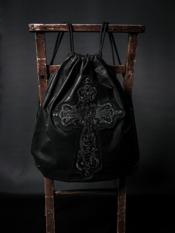 ゴシック建築の重厚さをシルバーへ──GOTHIC Yohji Yamamoto、初のアクセサリーPOP-UPを伊勢丹新宿店で開催