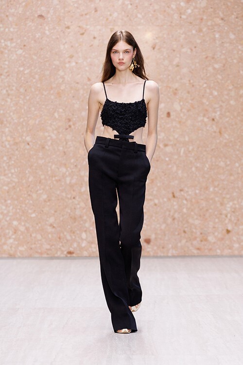 Chloé Summer 2027「THE OBSESSION COLLECTION」──“Chloéらしさ”は、どこから生まれる？
