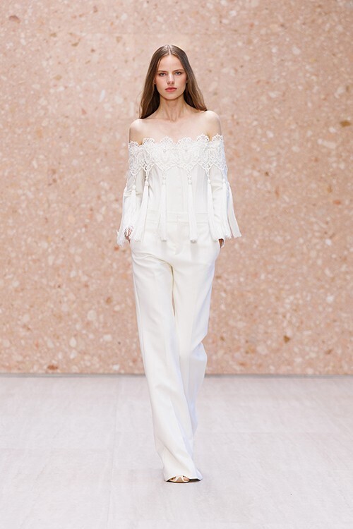 Chloé Summer 2027「THE OBSESSION COLLECTION」──“Chloéらしさ”は、どこから生まれる？
