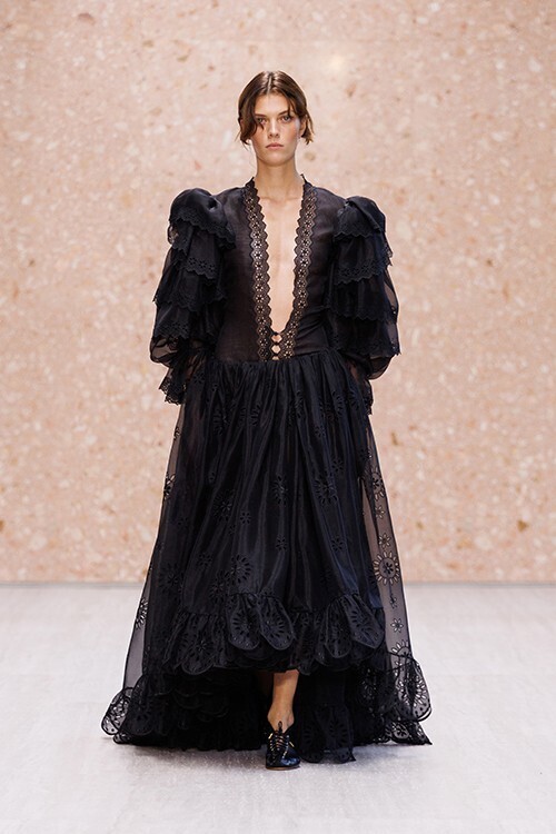 Chloé Summer 2027「THE OBSESSION COLLECTION」──“Chloéらしさ”は、どこから生まれる？