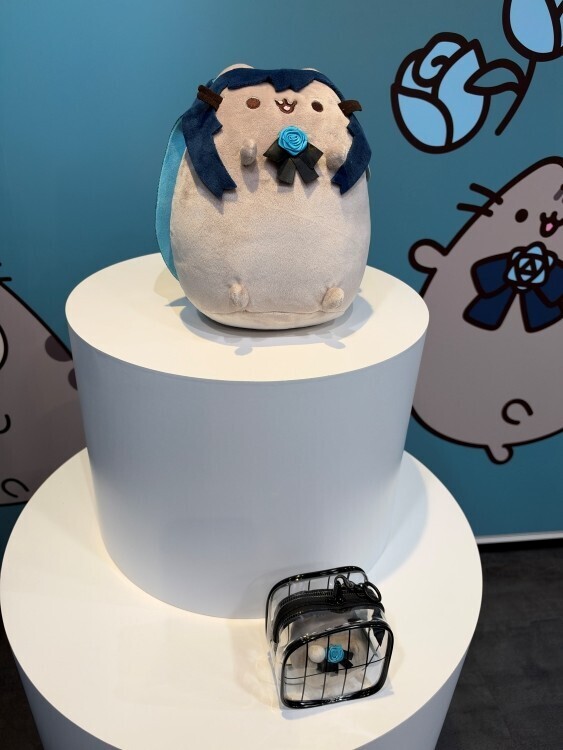 Adoが愛する猫「Pusheen」とは？ シカゴから東京へ、異色のコラボレーションがつなぐ音楽とキャラクター文化