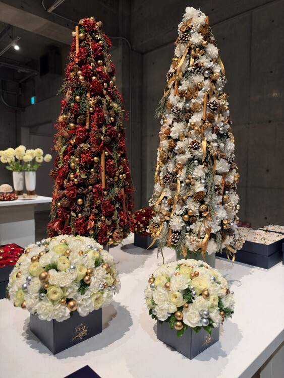 ニコライ・バーグマンが描く北欧の冬。「Midnight Mistletoe」──ヤドリギと花々が彩るウィンターコレクション2026