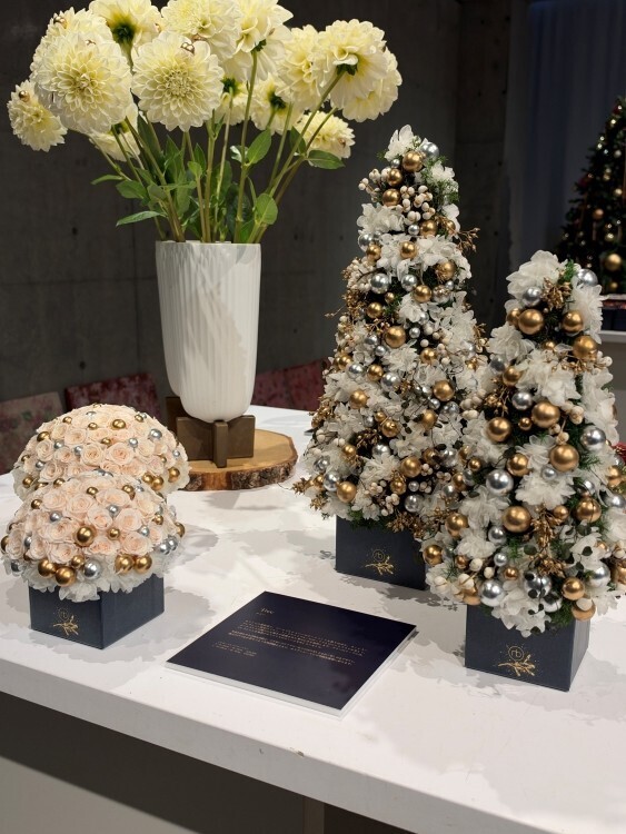 ニコライ・バーグマンが描く北欧の冬。「Midnight Mistletoe」──ヤドリギと花々が彩るウィンターコレクション2026